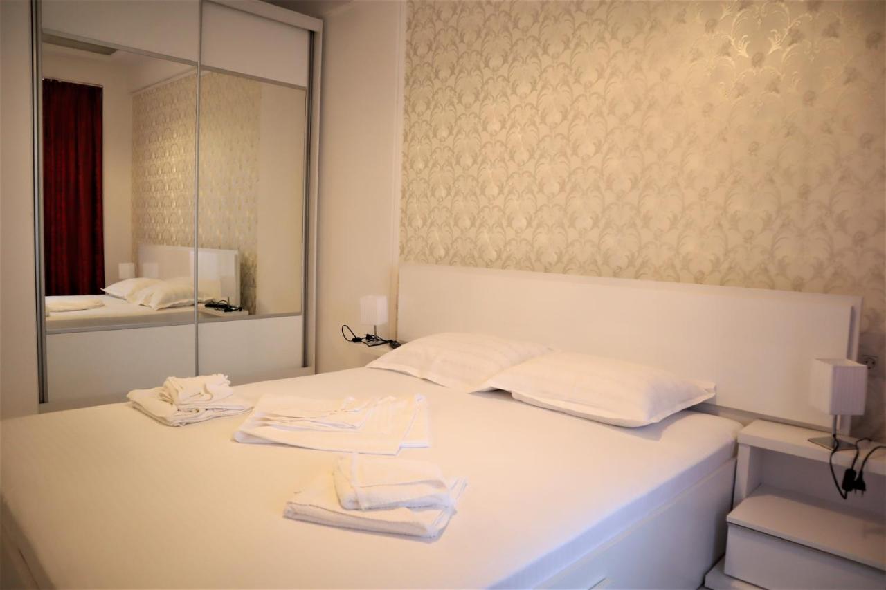 Thomas Luxury Apartment นาโวดาริ ภายนอก รูปภาพ