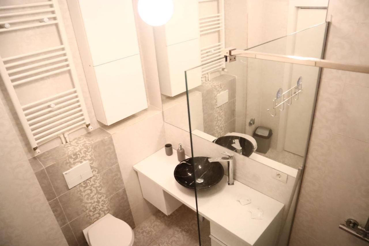 Thomas Luxury Apartment นาโวดาริ ภายนอก รูปภาพ