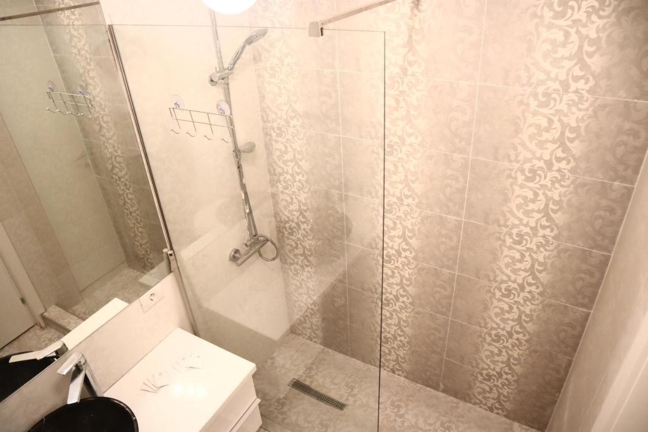 Thomas Luxury Apartment นาโวดาริ ภายนอก รูปภาพ